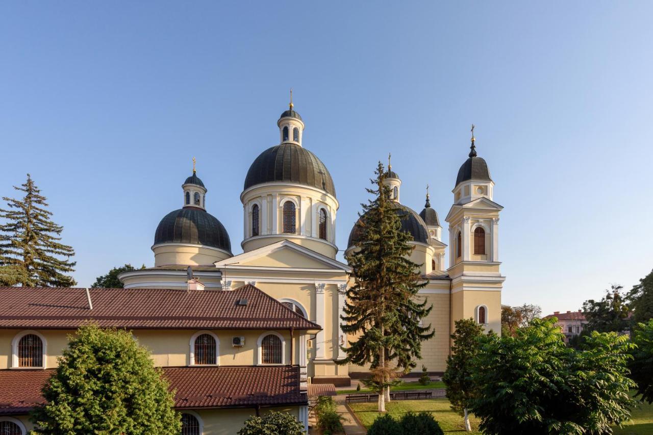 Apart Hotel Fusion Czerniowce Zewnętrze zdjęcie