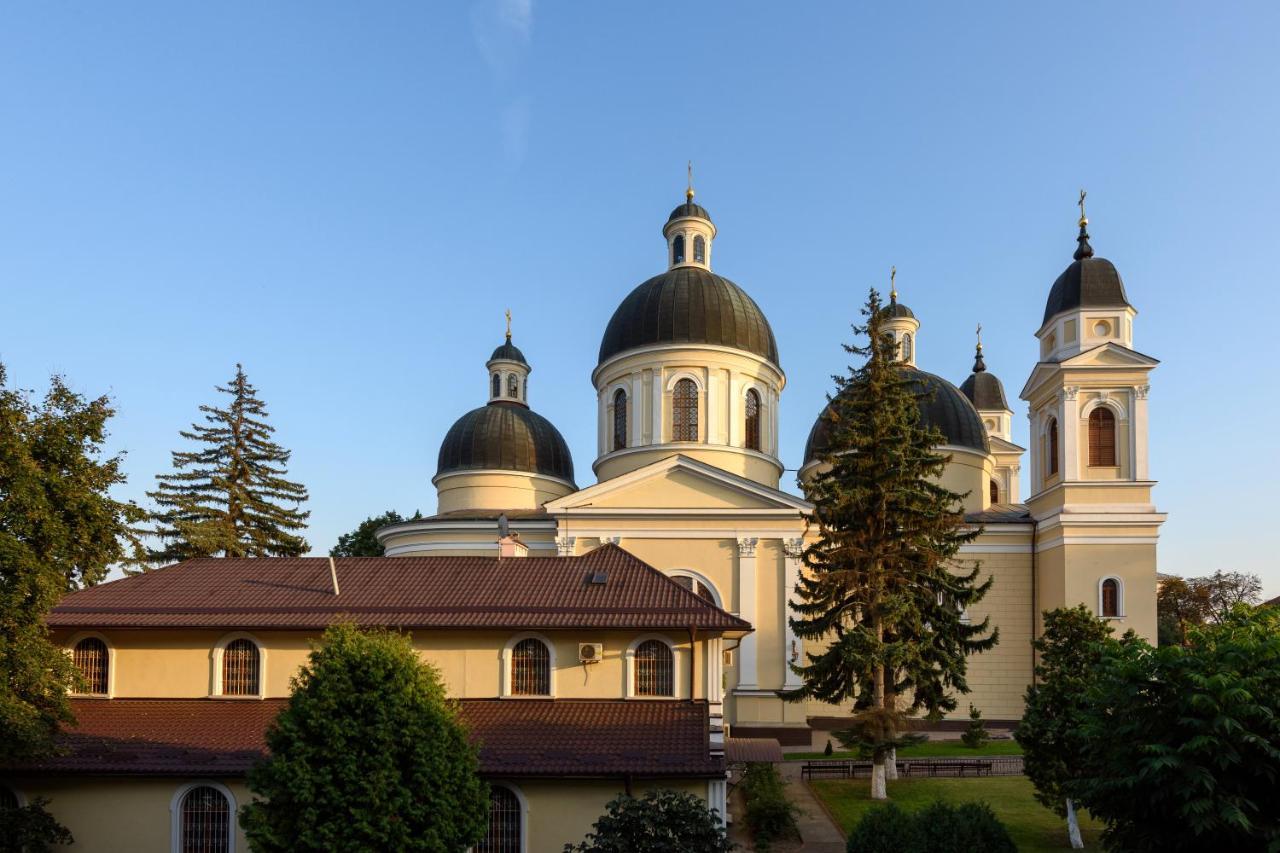 Apart Hotel Fusion Czerniowce Zewnętrze zdjęcie